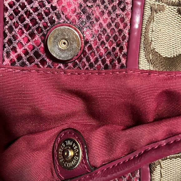 Coach bag | Coach signature python stripe in raspberry - Picture 8 of 17